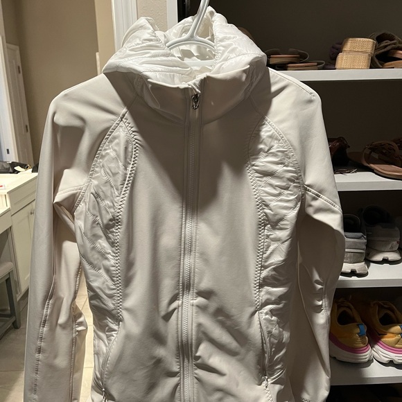 Lululemon Wind Runner Softshell Jacket & Vest White - Picture 3 of 7